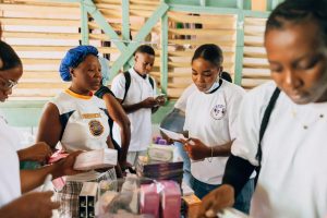 Ayiti : EPASI lanse yon klinik mobil pou plis pase 900 fanm deplase nan Delmas 31