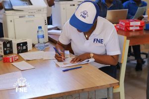 Edikasyon : FNE lanse nouvo faz sipò ak 500 chèk pou fanmi an difikilte