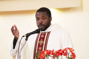 Pè Jean Gaby Louis, yon lavi konsakre nan sèvis Bondye ak kominote a