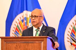 Eleksyon 2026: Albert Ramdin: Moun ki gen lyen ak òganizasyon kriminèl pa ta dwe patisipe nan eleksyon yo